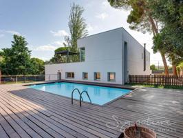 Chalet en venta en Sant Cugat del Vallès photo 0