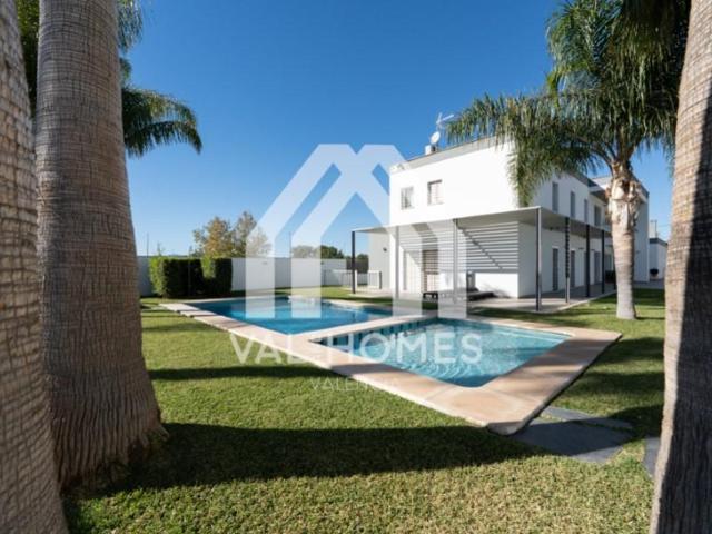 Chalet en venta en La Pobla de Vallbona, Monte Colorado photo 0