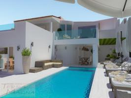 Chalet en venta en Adeje photo 0