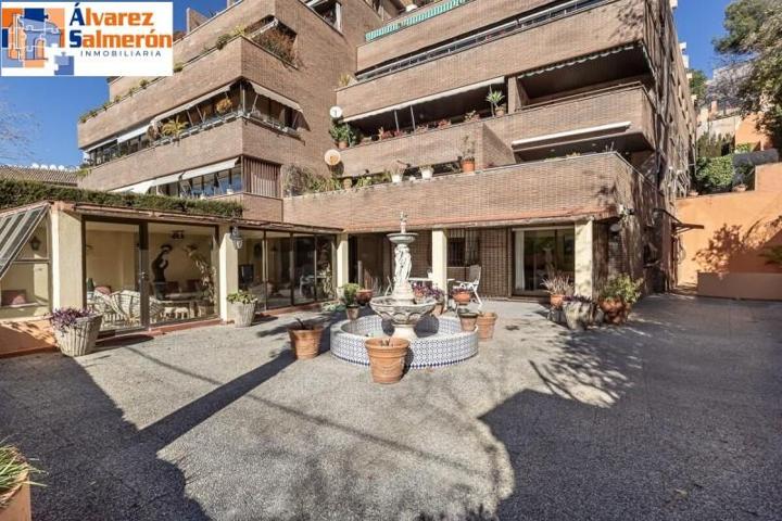 Piso en venta en Granada, Centro photo 0