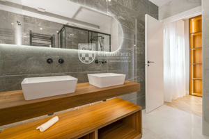 Apartamento en venta en Madrid, Salamanca photo 0