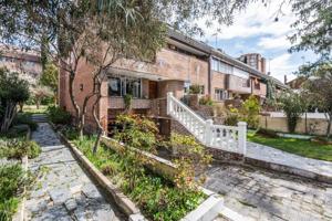 Bungalow en venta en Madrid, Peñagrande photo 0