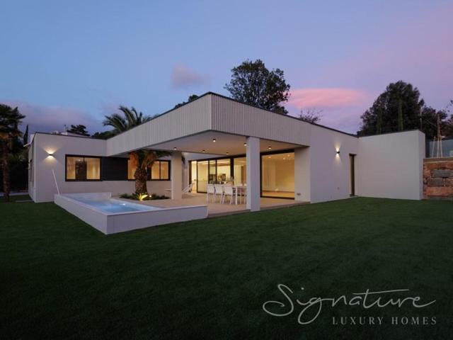 Chalet en venta en Matadepera photo 0