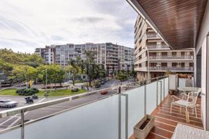 Piso en venta en Barcelona, Les Corts photo 0
