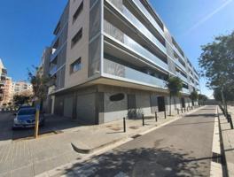 Local comercial en venta en Badalona, Canyado photo 0