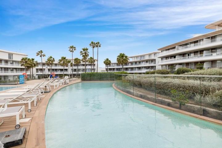 Apartamento en venta en Estepona, Estepona West - The Edge photo 0