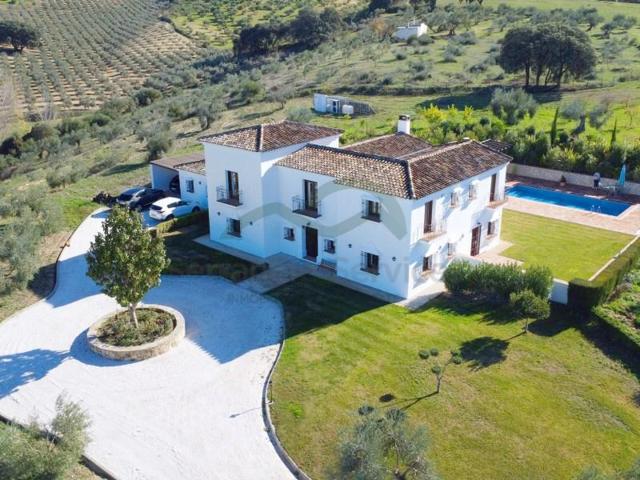 Casa con terreno en venta en Ronda photo 0