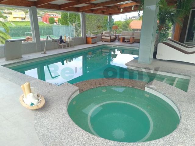 Chalet en venta en Arteixo photo 0