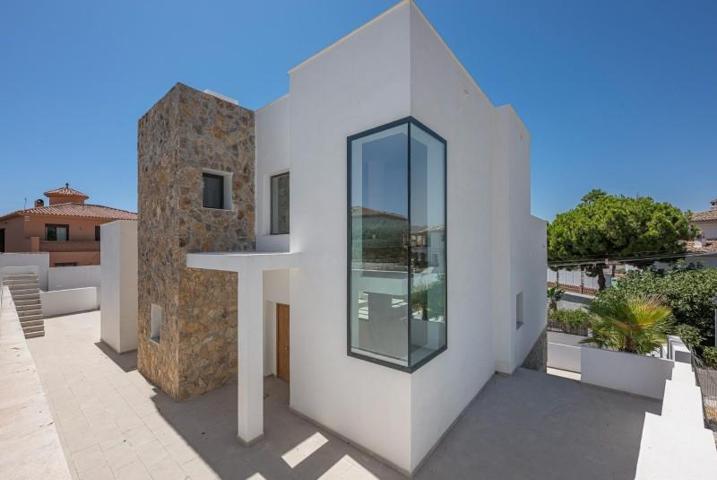 Casa en venta en Mijas, El Coto photo 0