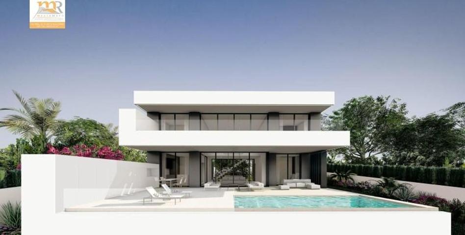 Chalet en venta en Manilva, Duquesa photo 0