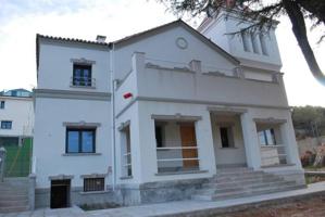 Chalet en venta en Torrelodones, La Berzosilla photo 0