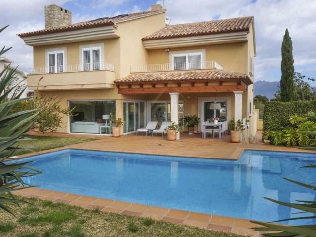 Chalet en venta en Alfaz del Pi photo 0