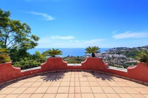 Casa en venta en Almuñécar photo 0