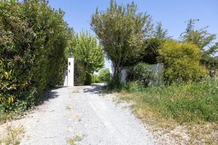 Chalet en venta en Otura, Vega de granada zona sur photo 0