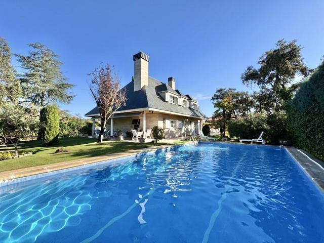 Chalet en venta en Algete photo 0