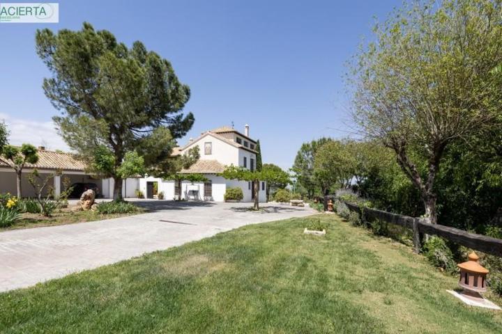 Chalet en venta en Otura, Vega de granada zona sur photo 0