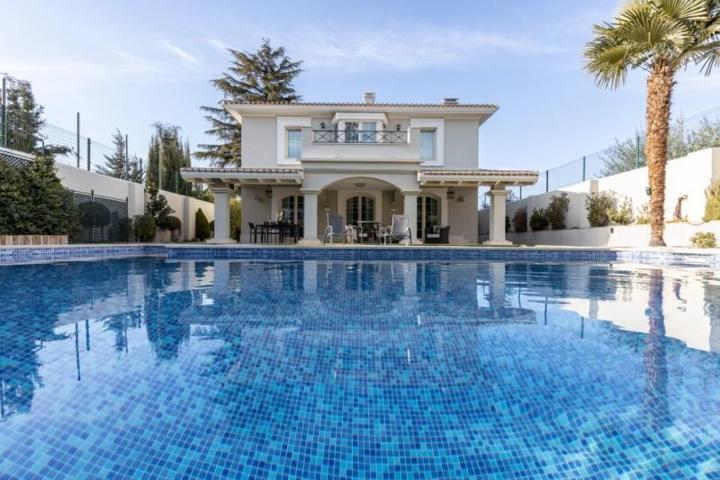 Casa en venta en Granada, Granada photo 0