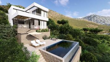 Chalet en venta en Mijas Costa photo 0