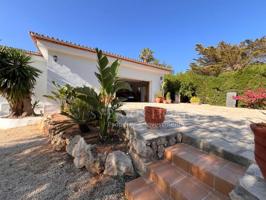 Chalet en venta en Denia photo 0