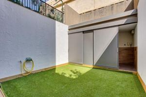 Adosada en venta en Barcelona, La Maternitat i Sant Ramon photo 0