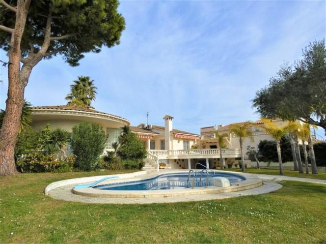 Chalet en venta en Empuriabrava photo 0