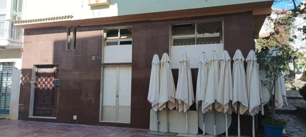 Edificio en venta en Estepona, Calle Caridad photo 0