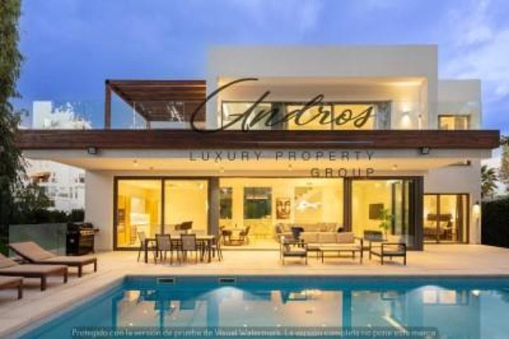 Chalet en venta en Estepona, Monte Biarritz photo 0