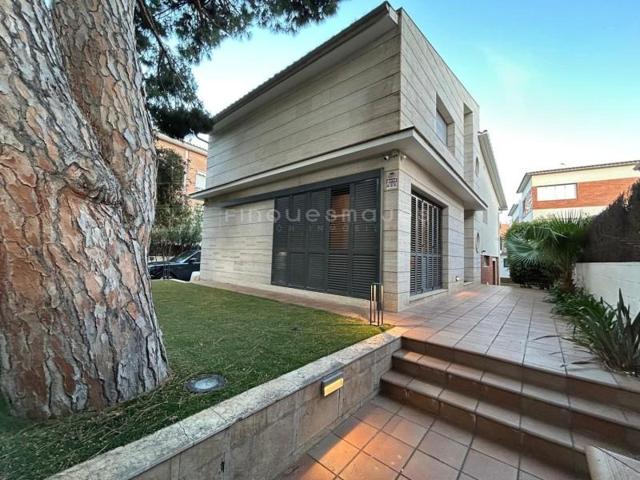 Chalet en venta en Castelldefels, Baix Llobregat Sud photo 0