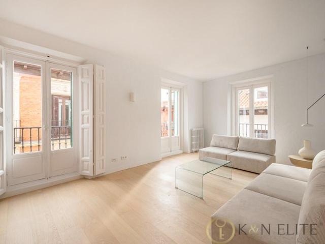 Piso en venta en Madrid, Malasaña-Universidad photo 0