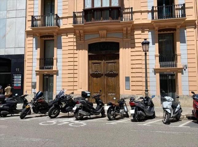 Local comercial en venta en Valencia, Ciutat Vella photo 0