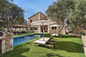 Chalet en venta en Valldemossa, Urbanización george sand photo 0