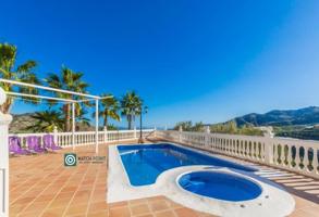 Casa en venta en Almuñécar photo 0