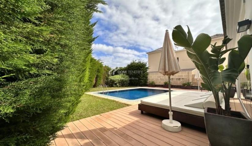 Casa en venta en Adeje photo 0