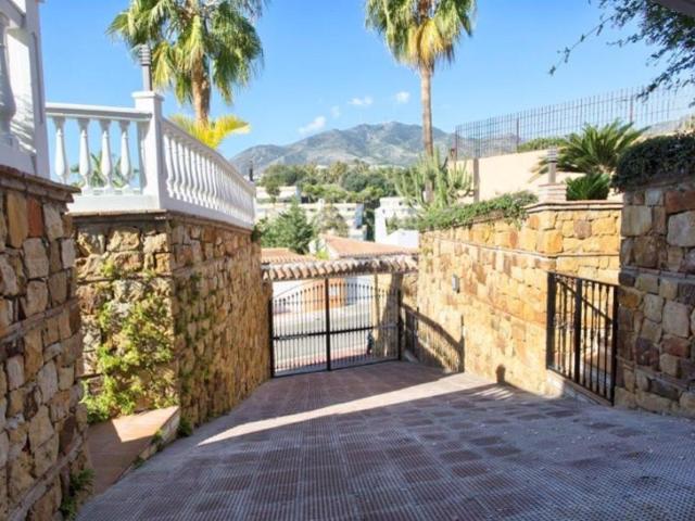 Chalet en venta en Benalmádena photo 0