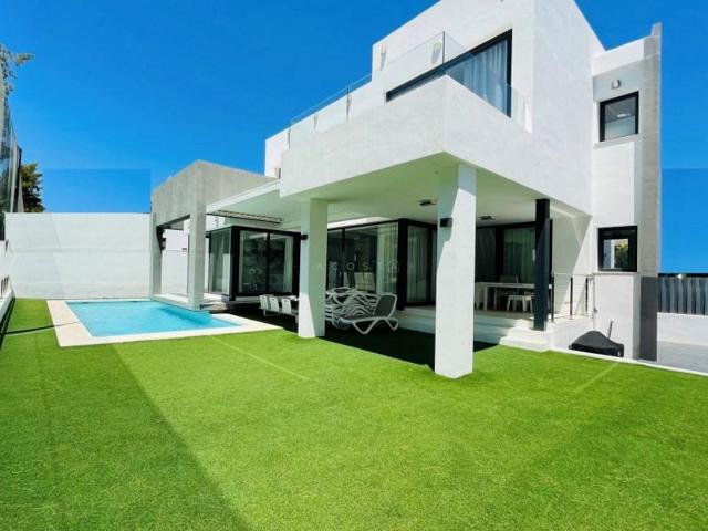 Chalet en venta en Mijas photo 0