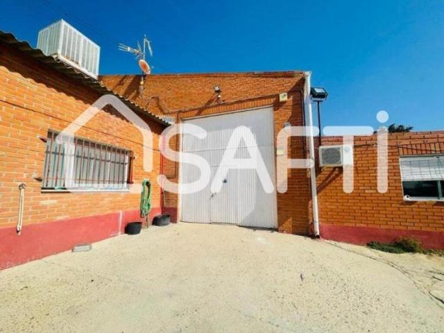 Local comercial en venta en Portillo de Toledo photo 0