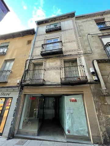 Edificio en venta en Segovia, Casco antiguo photo 0