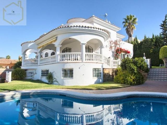 Chalet en venta en Benalmádena photo 0