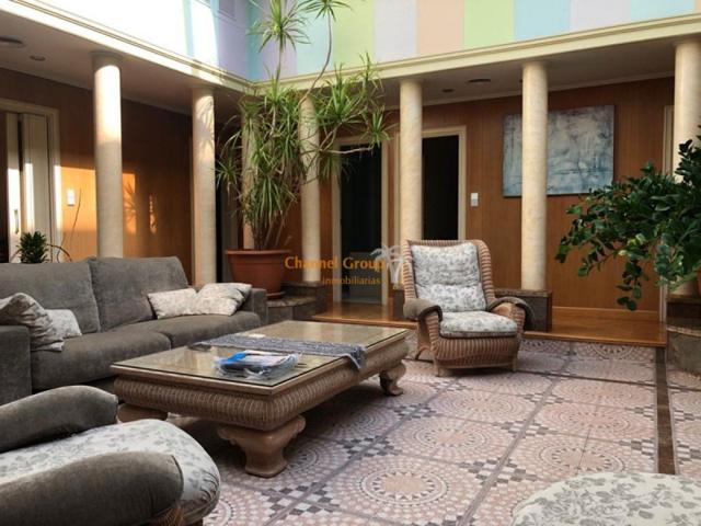 Chalet en venta en Elche, Ciudad Jardin photo 0