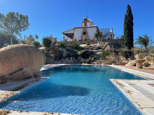 Casa con terreno en venta en Alameda, Alameda photo 0