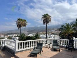 Chalet en venta en Adeje photo 0