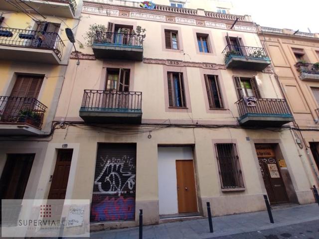 Edificio en venta en Barcelona, Vila de Gràcia photo 0