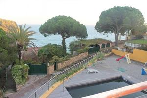 Chalet en venta en Lloret de Mar, Cala Canyelles photo 0