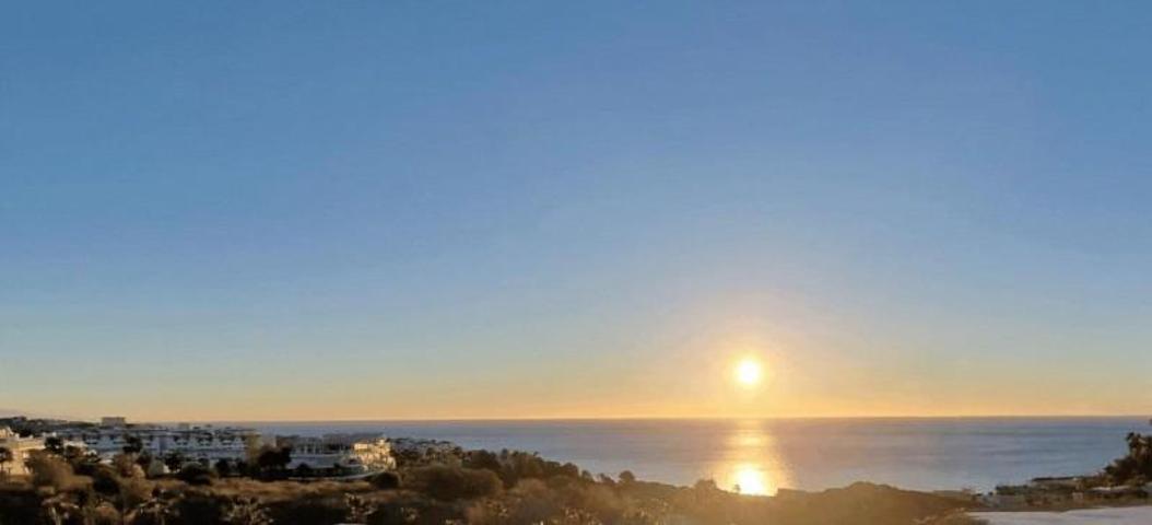 Chalet en venta en Fuengirola, Reserva del Higuerón photo 0