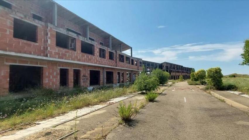 Edificio en venta en Valdefresno, Valdefresno photo 0