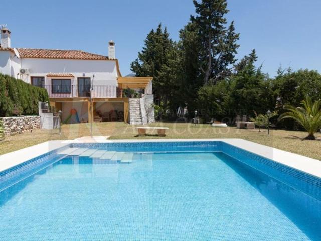 Chalet en venta en Mijas photo 0