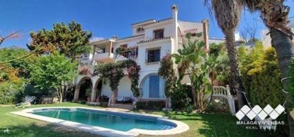 Chalet en venta en Málaga, Calle Pino Padre, 29018 photo 0