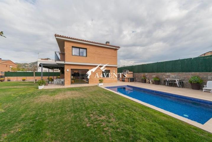 Casa en venta en Cabrera de Mar, Zona playa photo 0