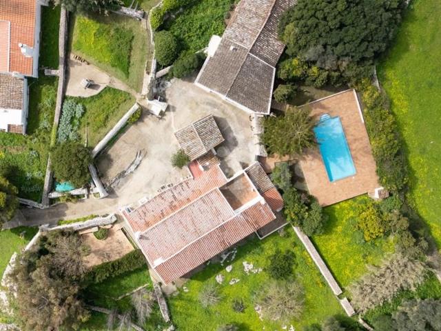 Casa con terreno en venta en Alaior photo 0