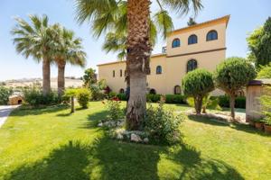 Chalet en venta en Otura, Viñas del Rey photo 0